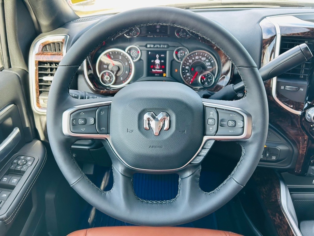 2025 RAM 3500 Big Horn - Photo 15