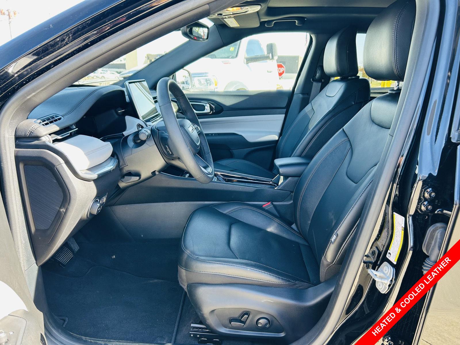 2024 Jeep Compass Limited photo 3