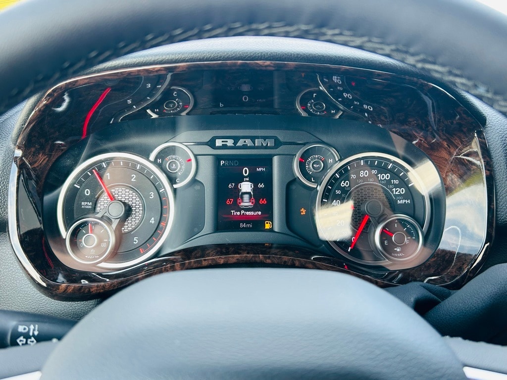 2025 RAM 3500 Big Horn - Photo 18