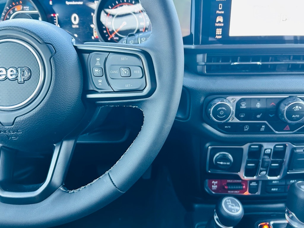2025 Jeep Wrangler 4-Door Willys - Photo 18