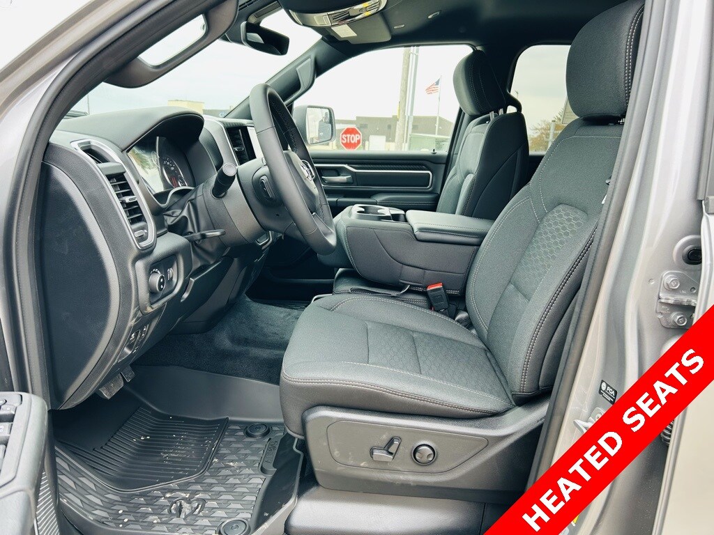 2025 Ram 1500 Big Horn Lone Star photo 3