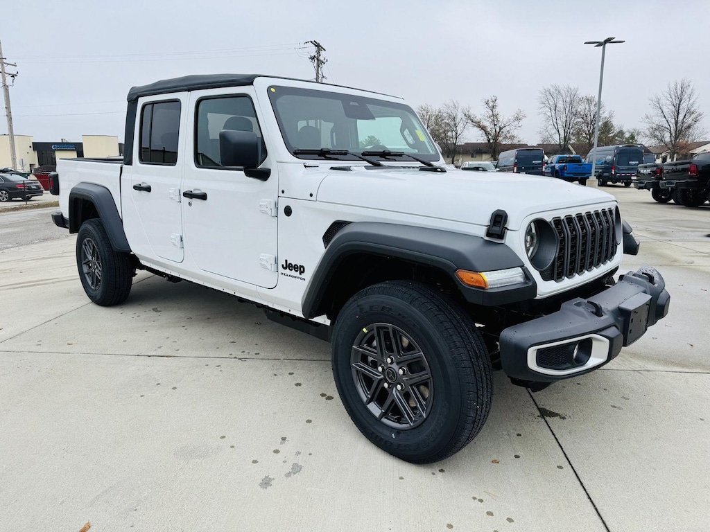 New 2026 Jeep Gladiator Sport S Pickup