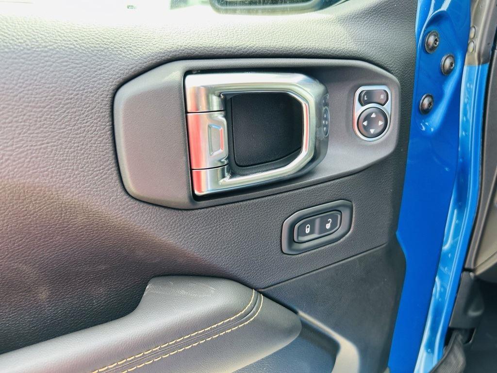 2025 Jeep Wrangler 4-Door Sahara - Photo 12