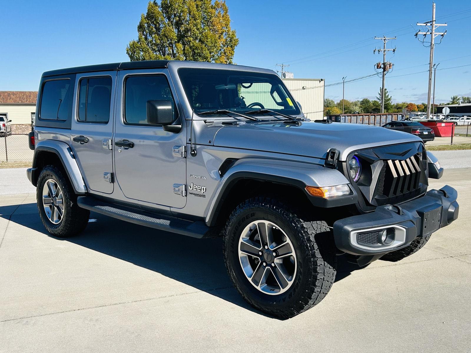 2019 Jeep Wrangler Unlimited Sahara photo 2