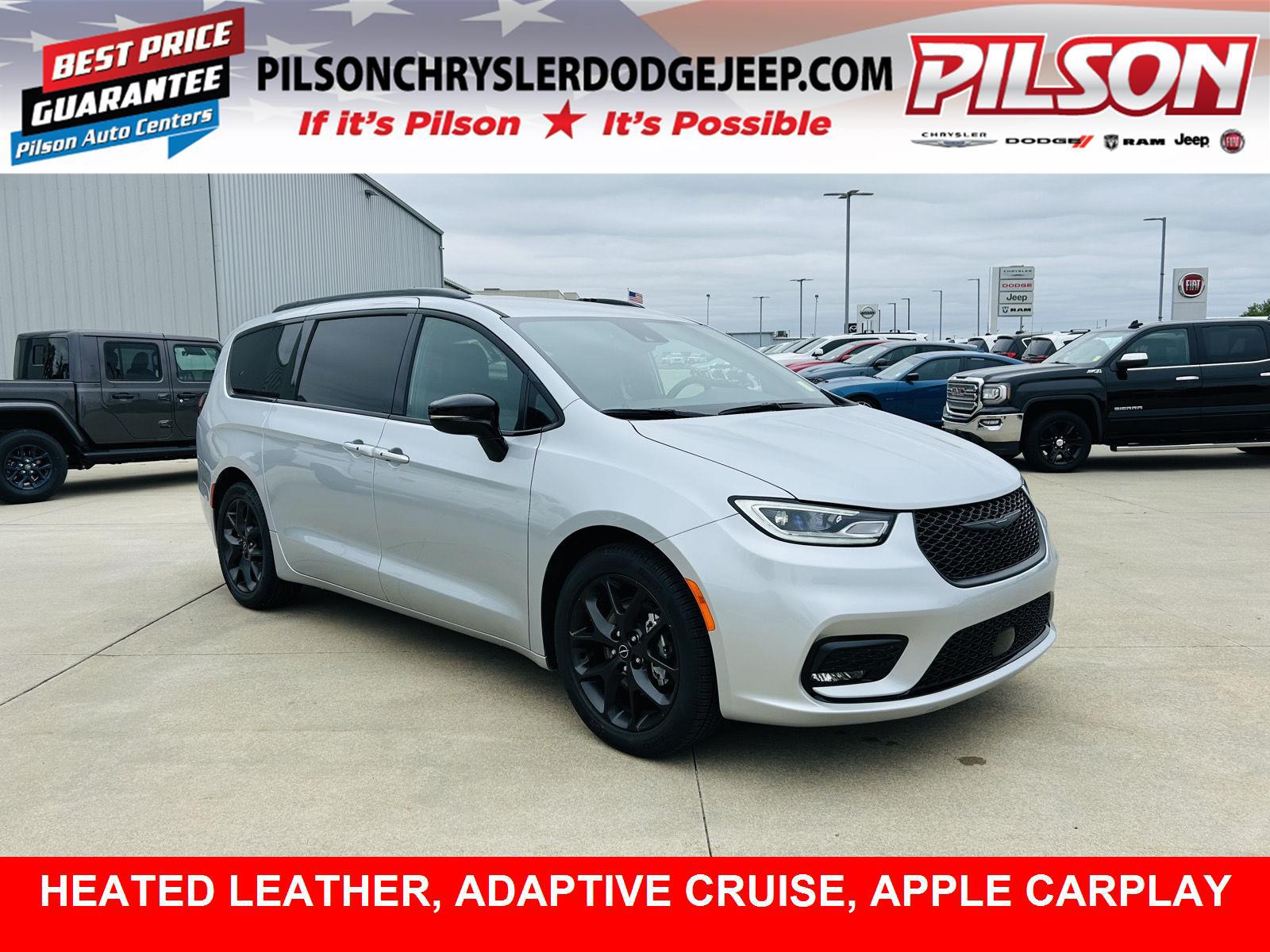 2026 Chrysler Pacifica Select's photo