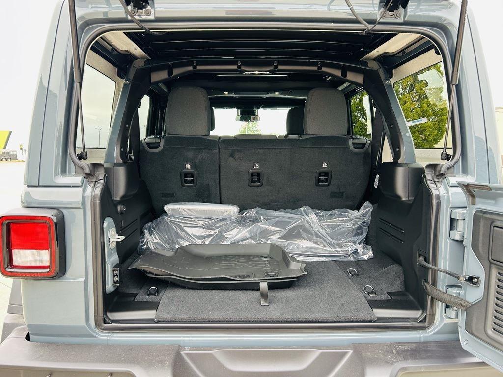 2025 Jeep Wrangler 4-Door Willys - Photo 29
