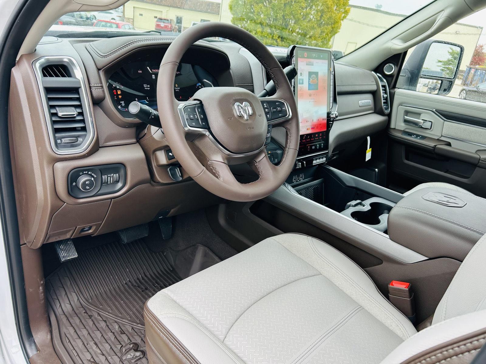 2026 RAM 3500 Laramie - Photo 18