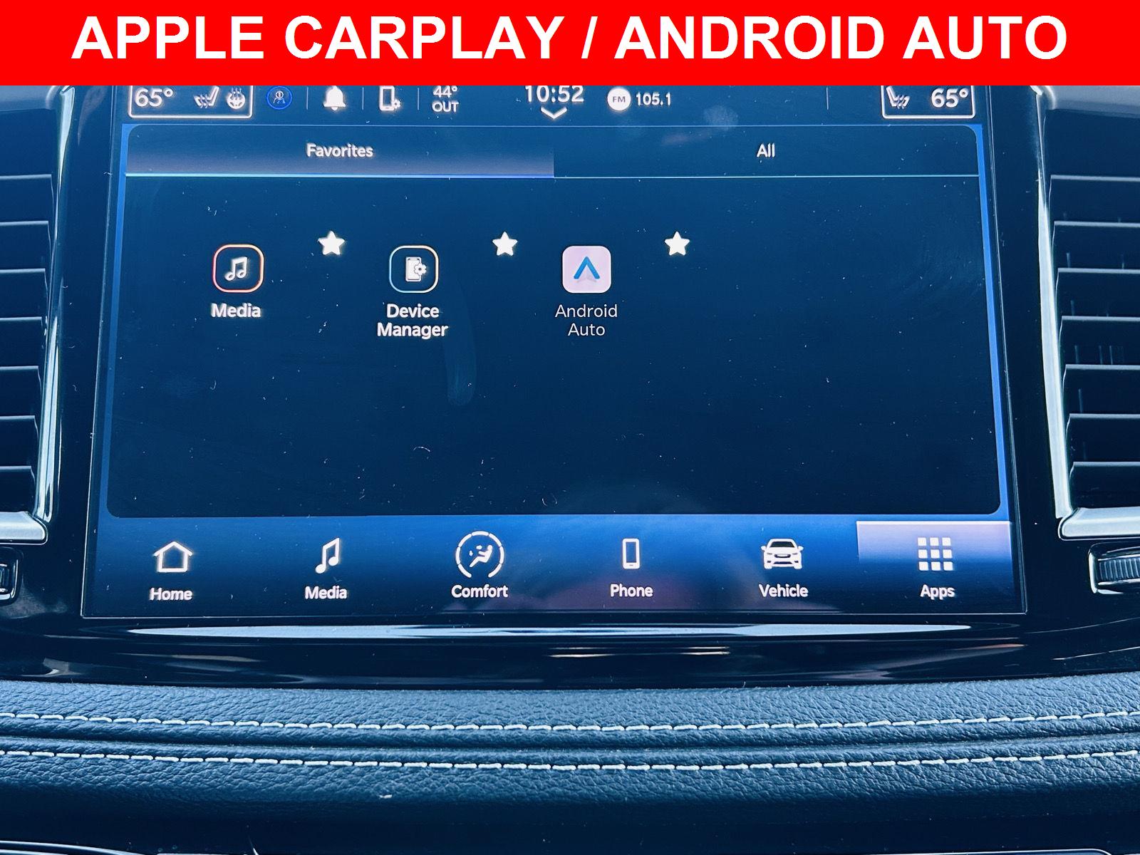 2023 Chrysler Pacifica Touring photo 3