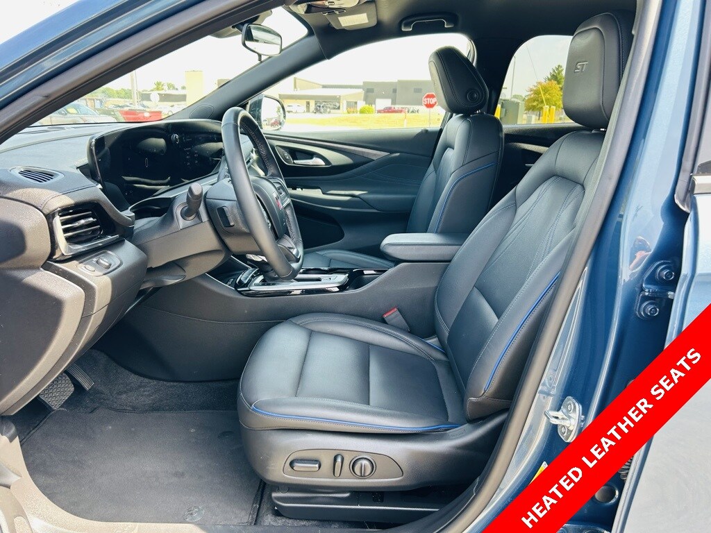 2024 Buick Envista ST photo 2
