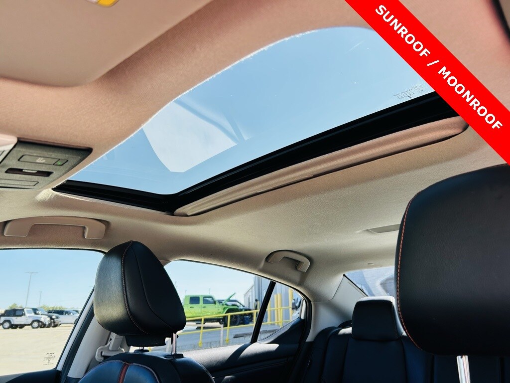 2023 Nissan Sentra SR photo 4