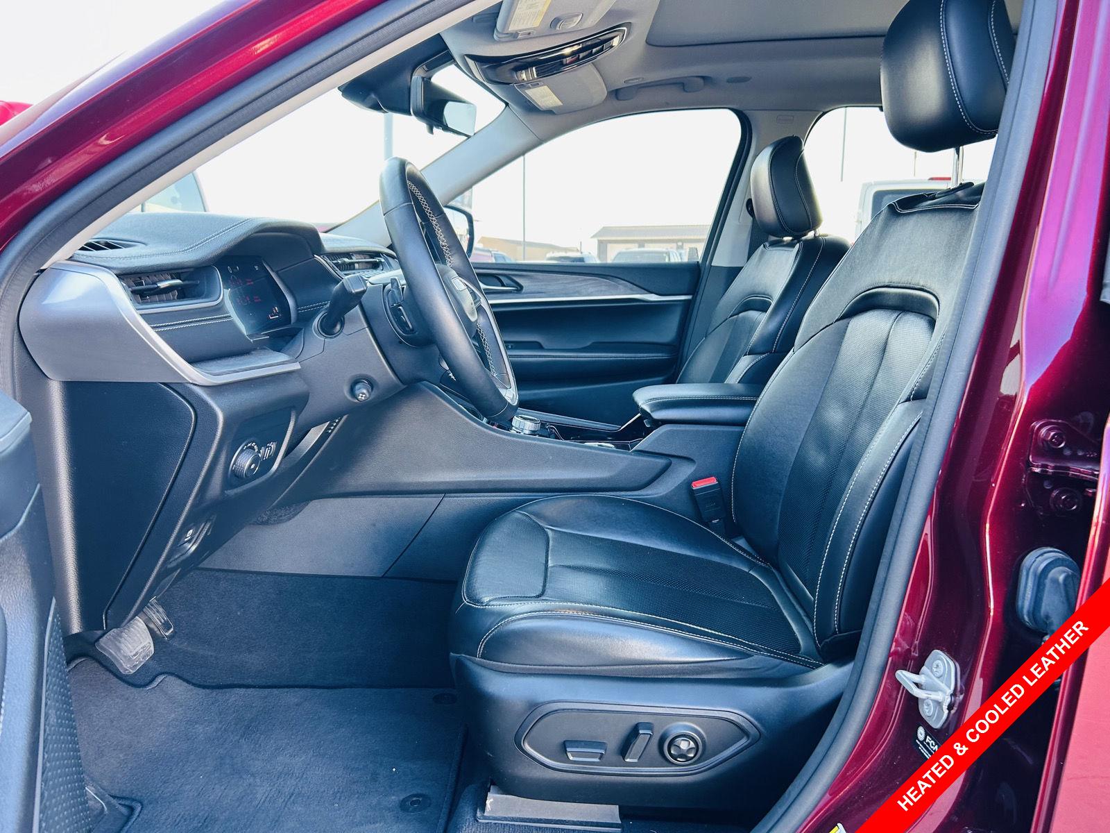 2022 Jeep Grand Cherokee Limited photo 2