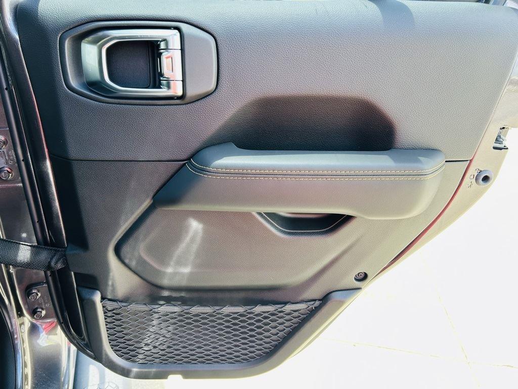 2025 Jeep Wrangler 4-Door Sahara - Photo 26