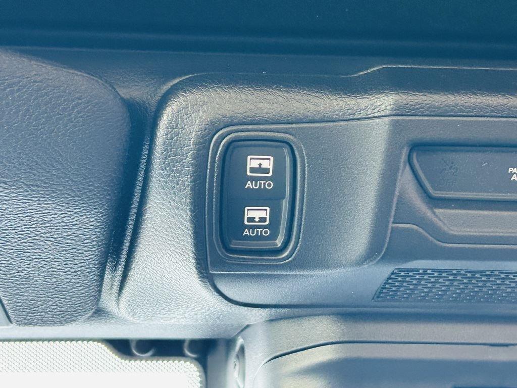 2025 Jeep Wrangler 4-Door Willys - Photo 6