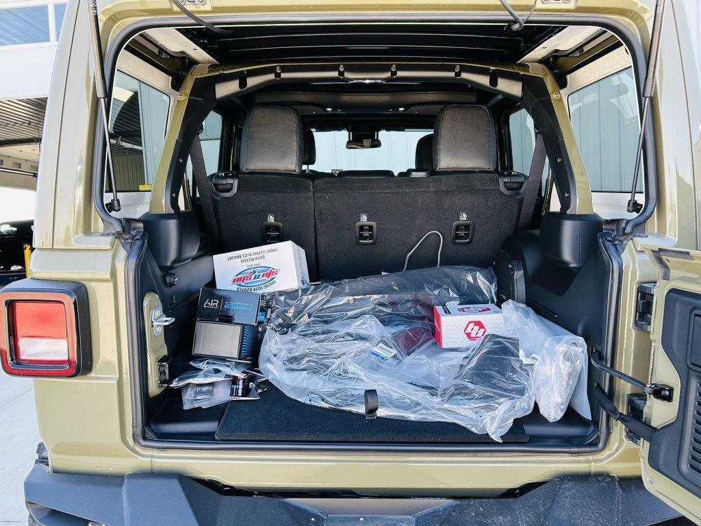 2025 Jeep Wrangler 4-Door Willys - Photo 37