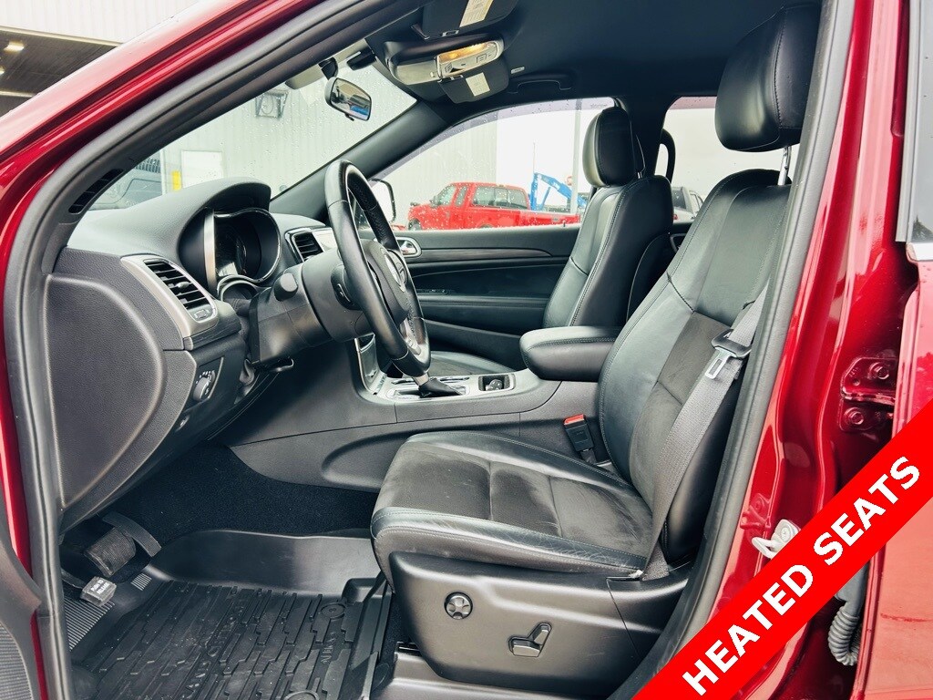 2021 Jeep Grand Cherokee Laredo X photo 2