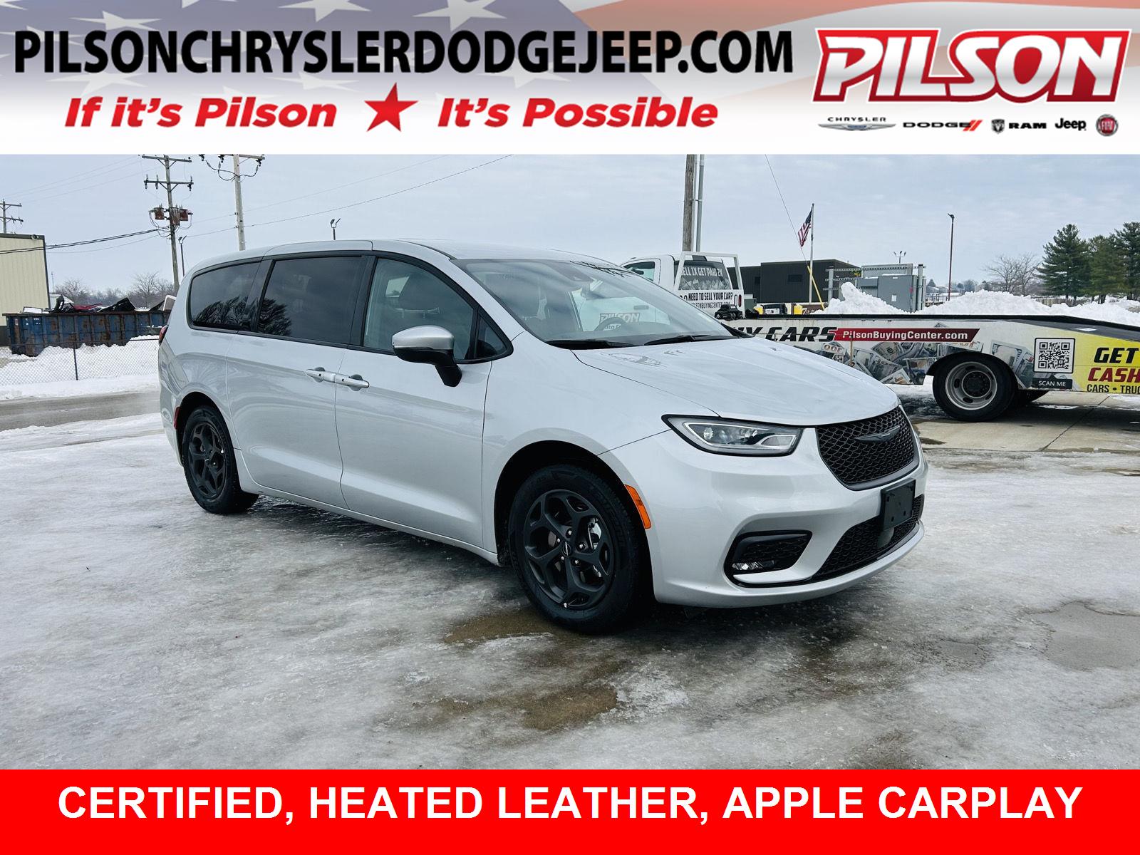 2023 Chrysler Pacifica Hybrid Touring L's photo