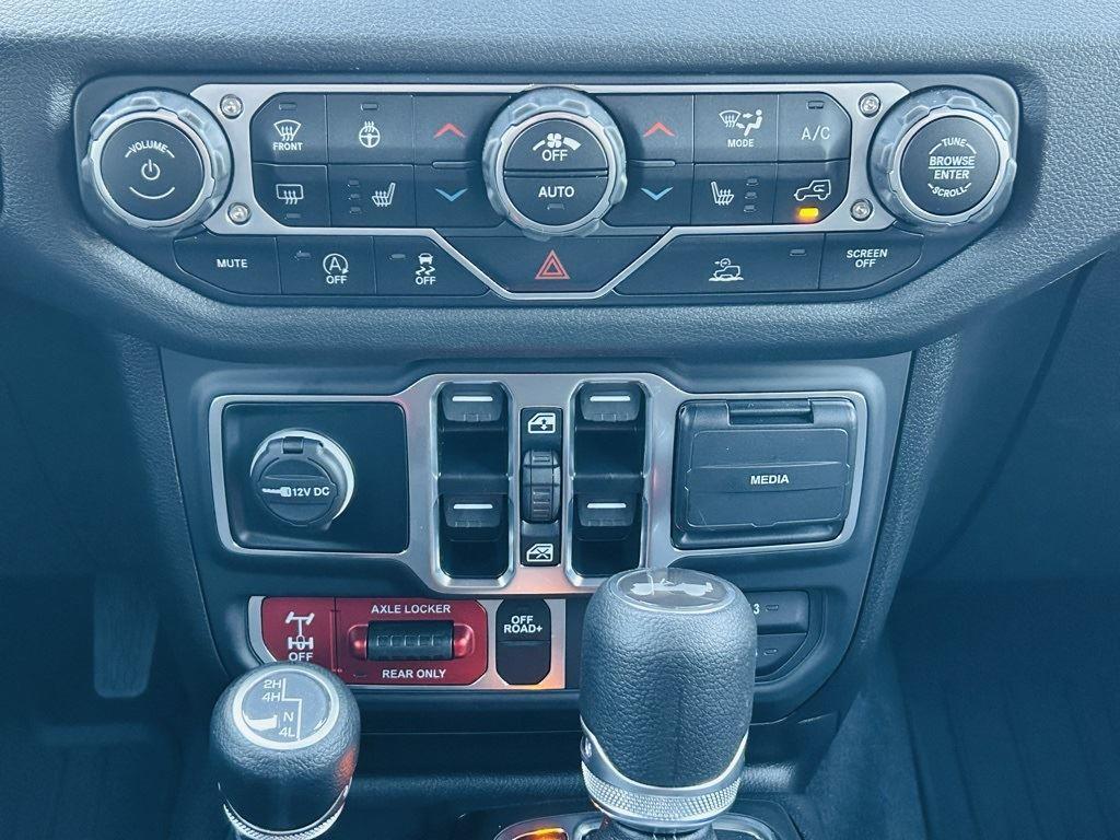 2025 Jeep Wrangler 4-Door Willys - Photo 31