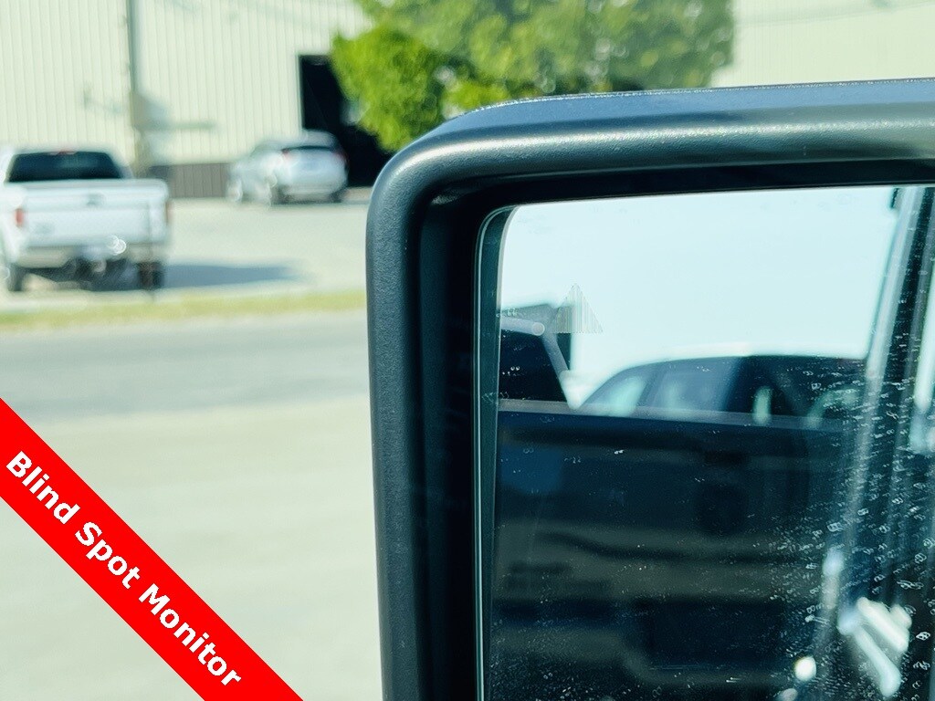 2024 Jeep Wrangler Sahara photo 4