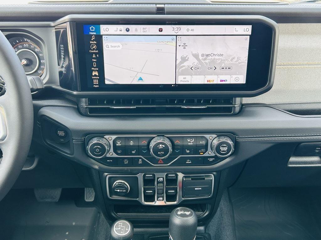2025 Jeep Wrangler 4-Door Sahara - Photo 19