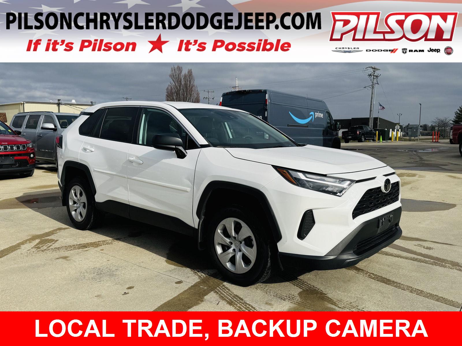 2023 Toyota RAV4 LE's photo