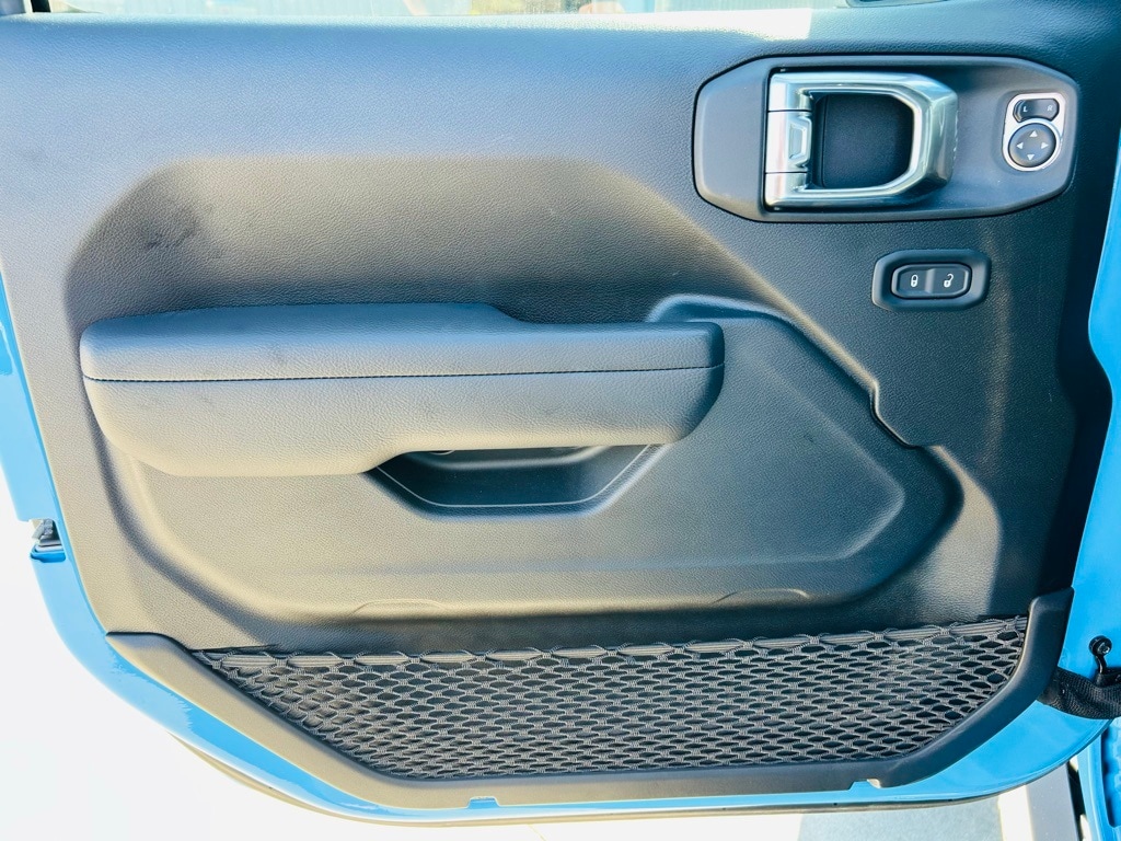 2025 Jeep Wrangler 4-Door Willys - Photo 12