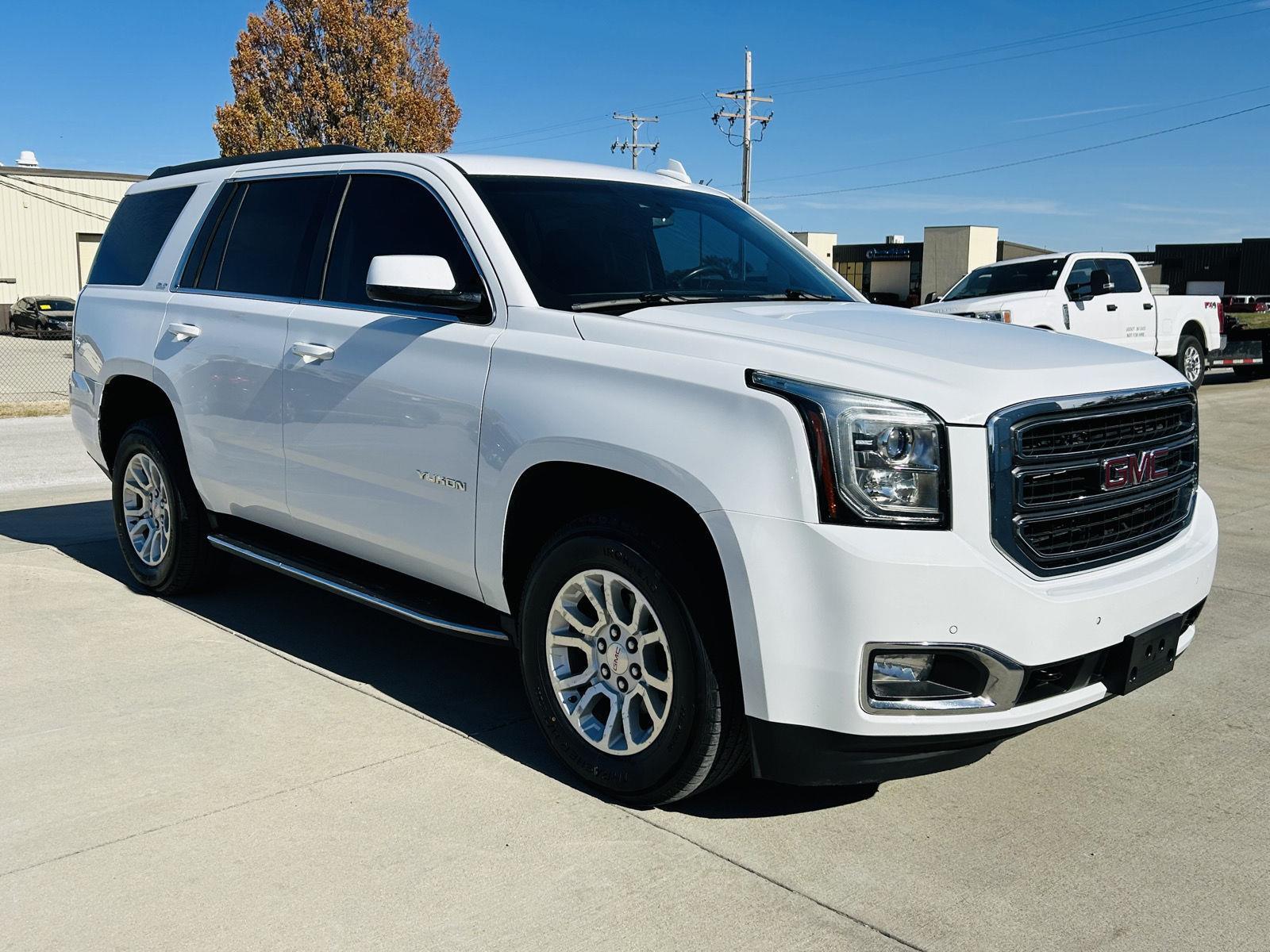 2017 Gmc Yukon SLT photo 2