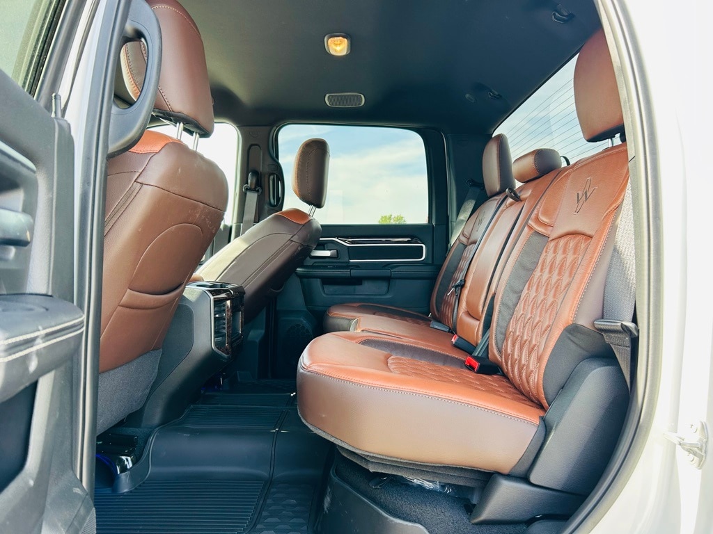 2025 RAM 3500 Big Horn - Photo 26