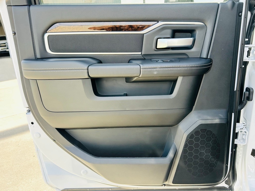 2025 RAM 3500 Big Horn - Photo 25