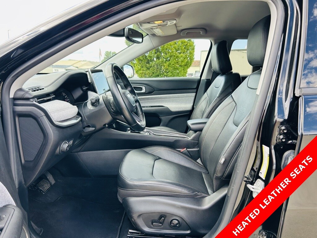 2022 Jeep Compass Latitude Lux photo 2