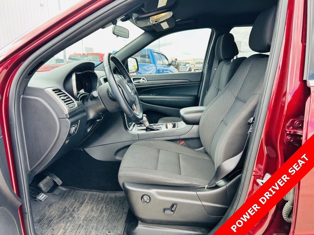 2020 Jeep Grand Cherokee Laredo E photo 2