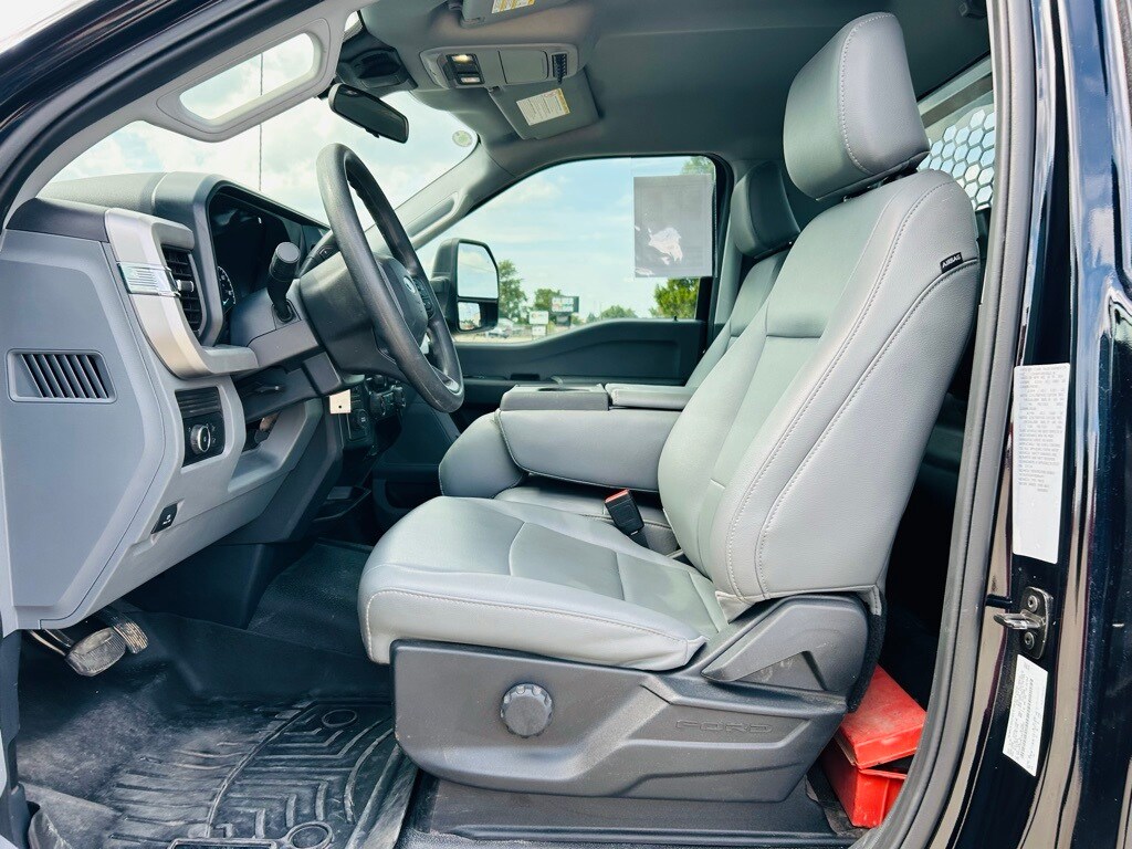 2024 Ford F-550 photo 2