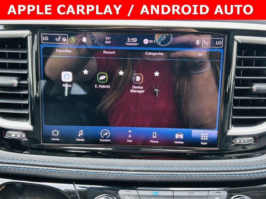 2021 Chrysler Pacifica Hybrid Touring L photo 4