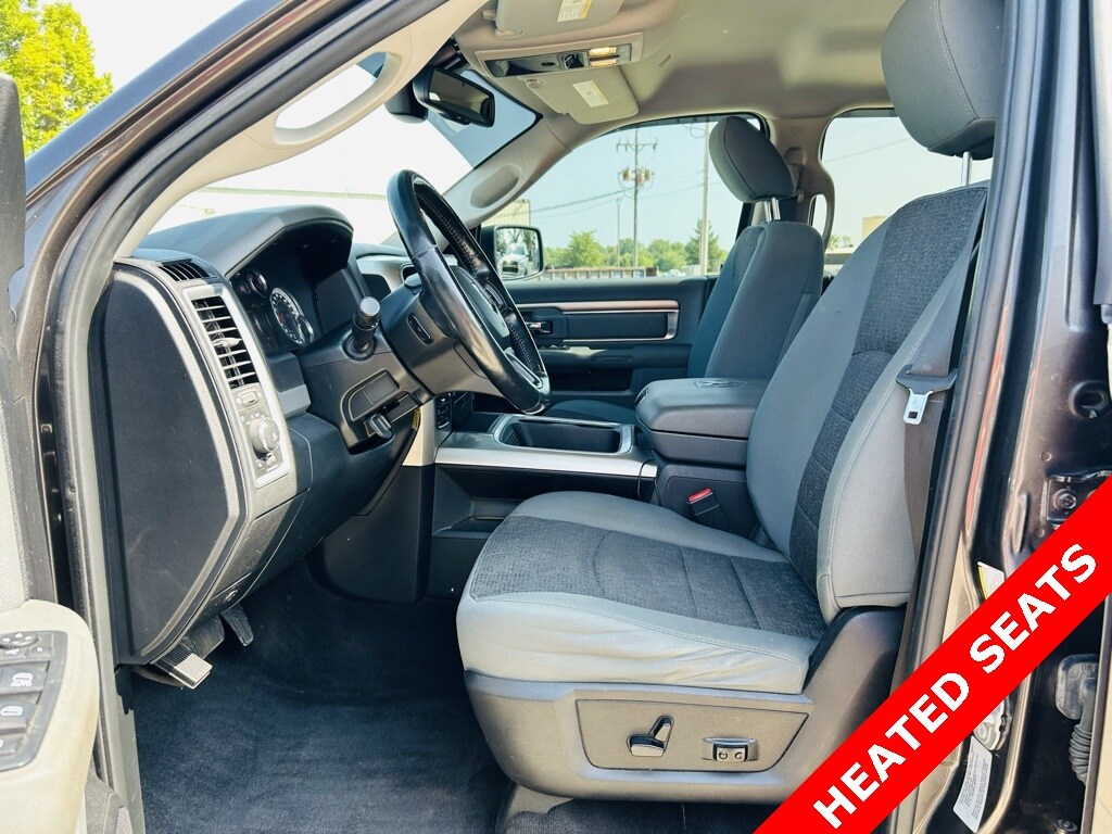 2017 Ram 1500 Big Horn photo 3