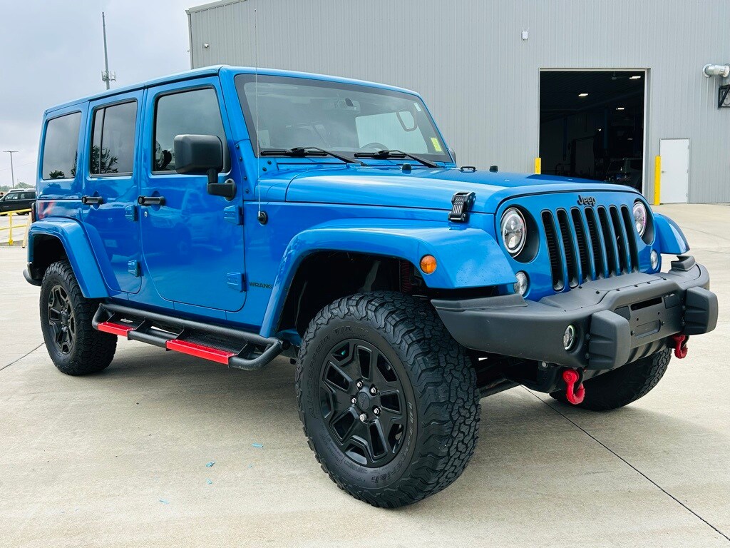 2016 Jeep Wrangler Unlimited Sahara photo 2