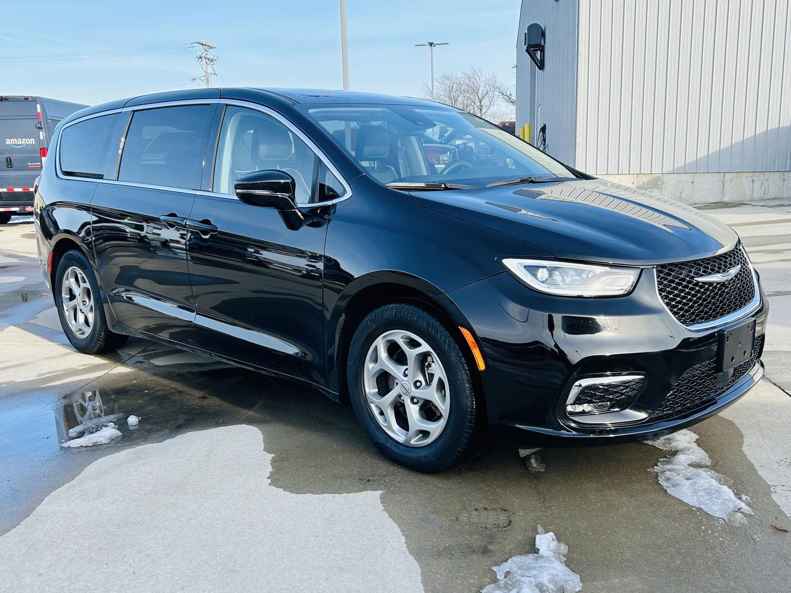 Chrysler Pacifica Mattoon IL | Family Minivans | Pilson CDJR Fiat