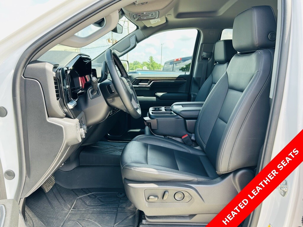 2024 Chevrolet Silverado 1500 LT photo 3
