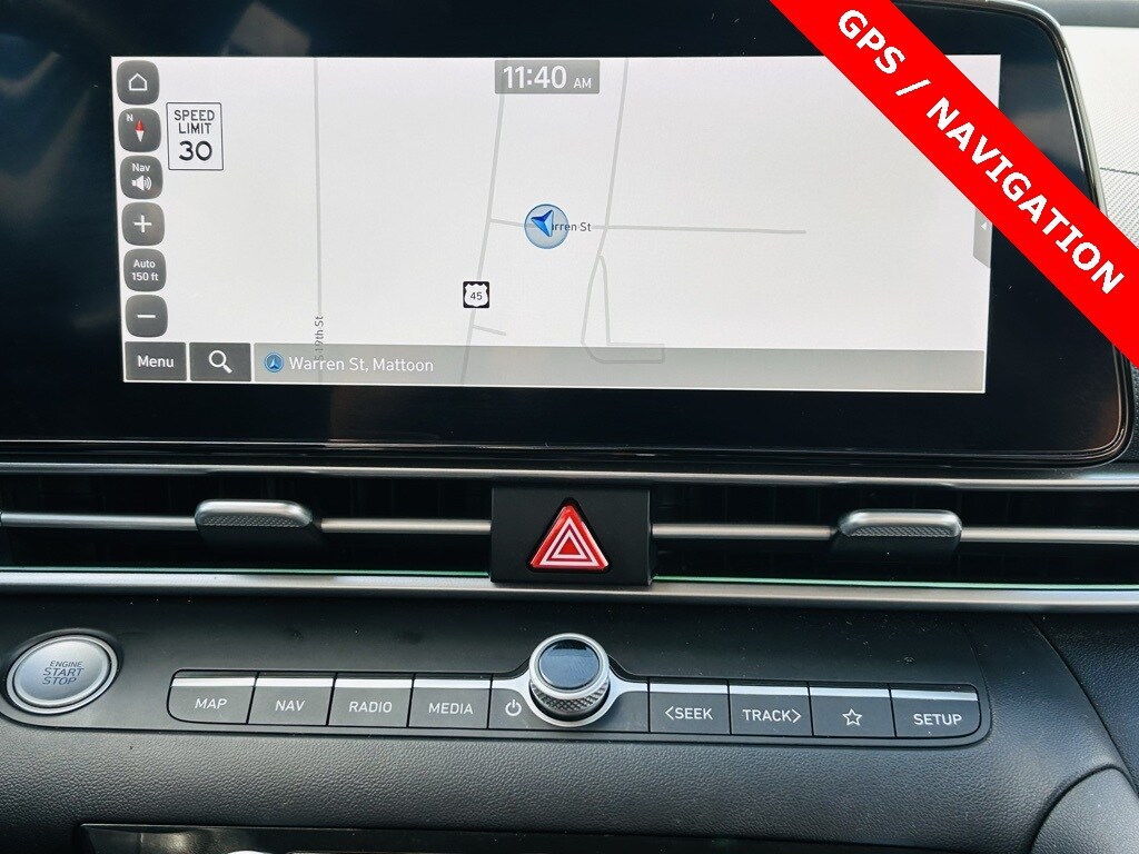 2024 Hyundai Elantra SEL photo 4