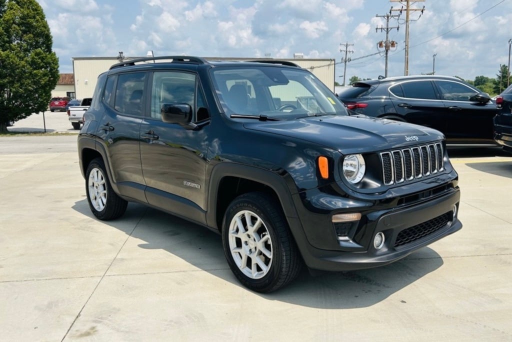 Used 2021 Jeep Renegade Latitude with VIN ZACNJDBB3MPN33546 for sale in Mattoon, IL