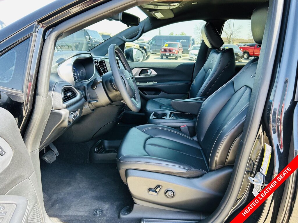 Certified 2023 Chrysler Pacifica Touring L MiniVan