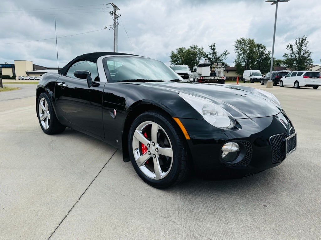 Used 2008 Pontiac Solstice GXP with VIN 1G2MF35X38Y116379 for sale in Mattoon, IL