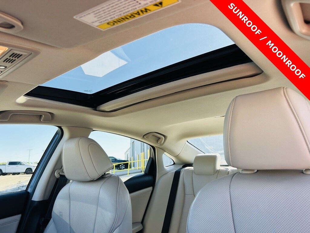 2021 Honda Insight Touring photo 4