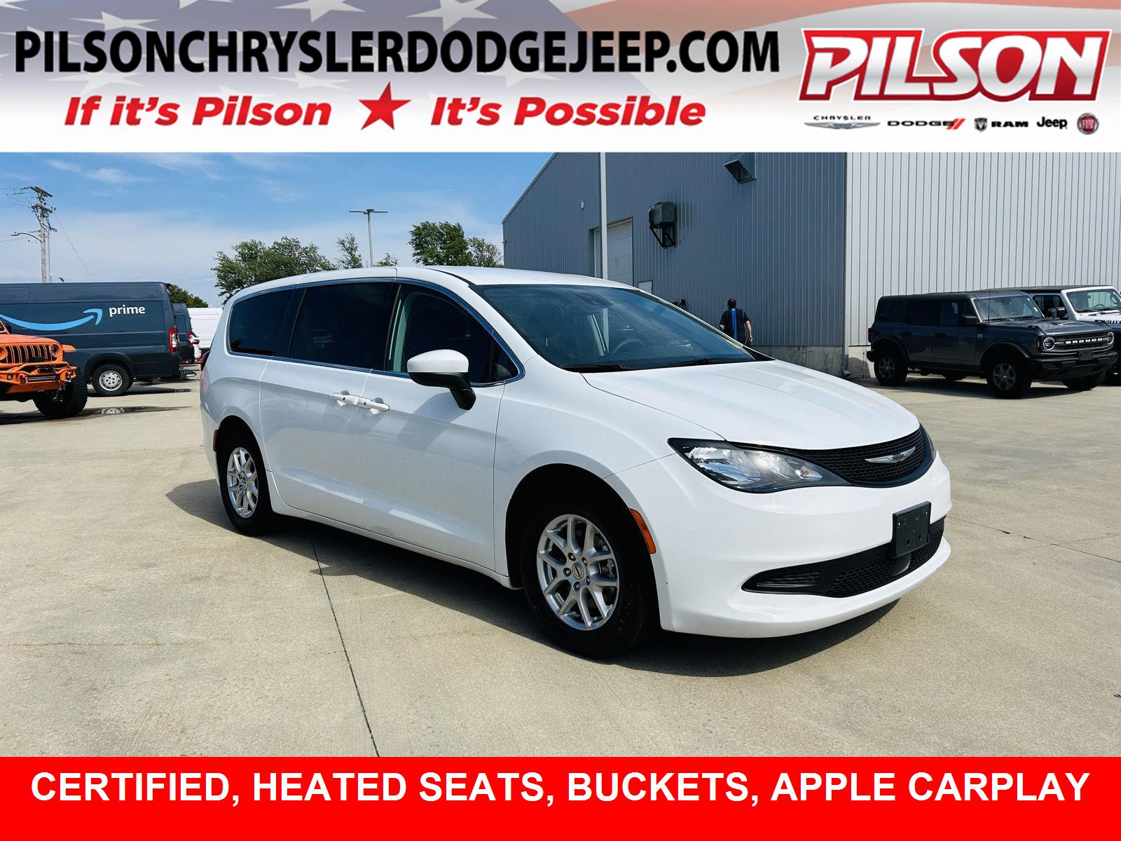 2023 Chrysler Voyager LX's photo