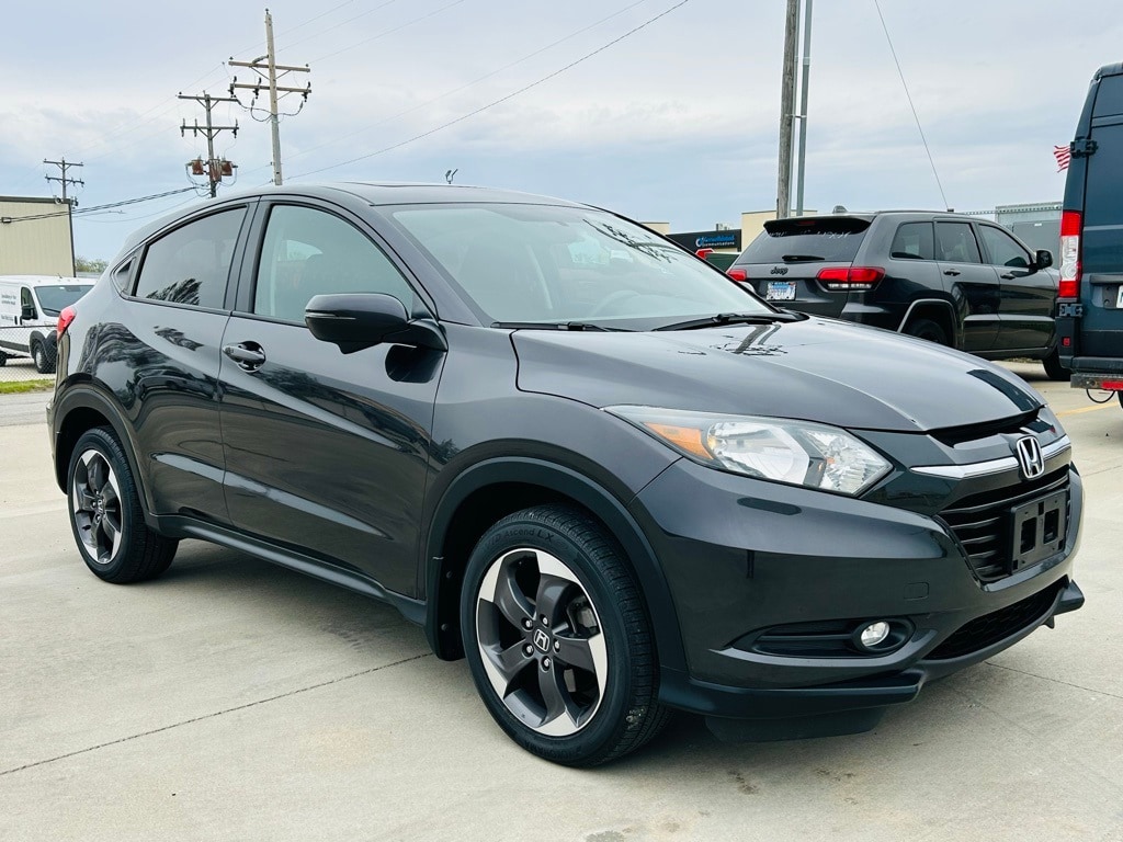 Used 2018 Honda HR-V EX with VIN 3CZRU6H57JG711264 for sale in Mattoon, IL