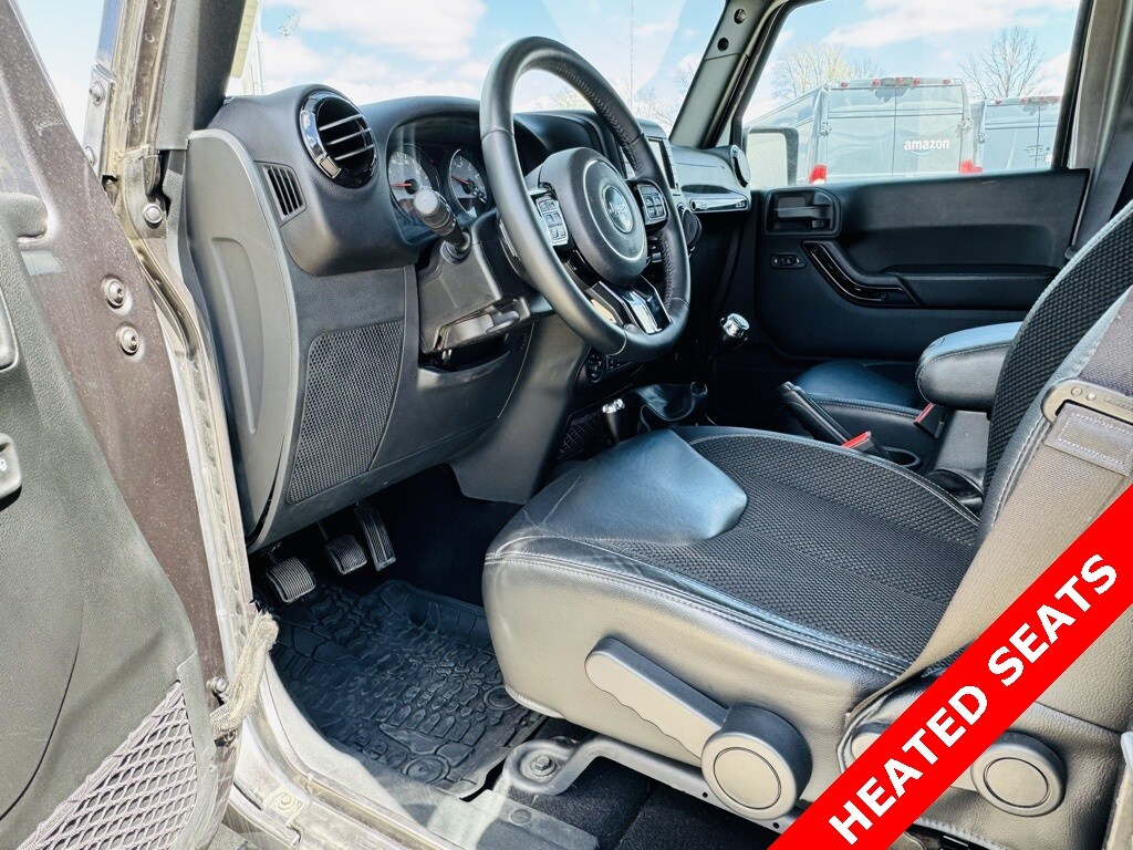 2017 Jeep Wrangler Unlimited Sahara photo 3