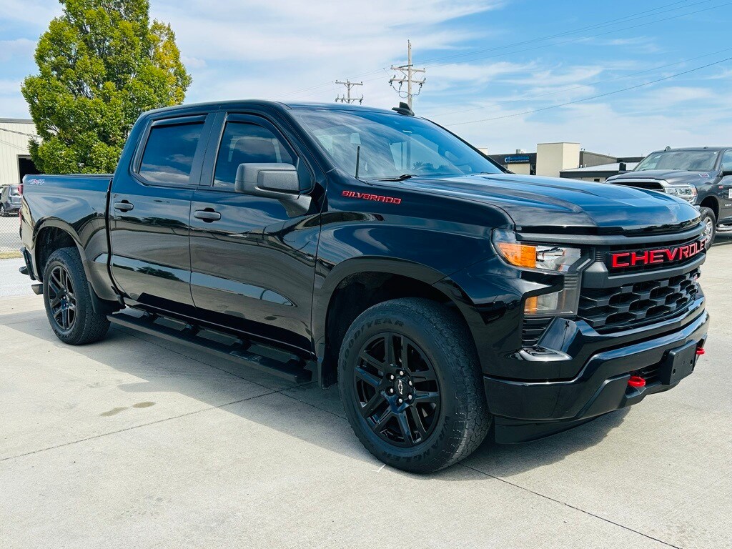 2022 Chevrolet Silverado 1500 Custom photo 2