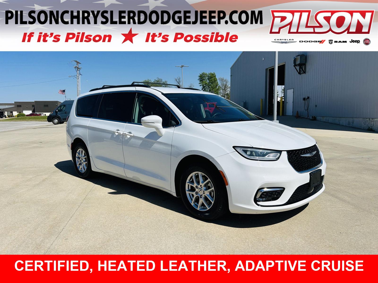 2022 Chrysler Pacifica Touring L's photo