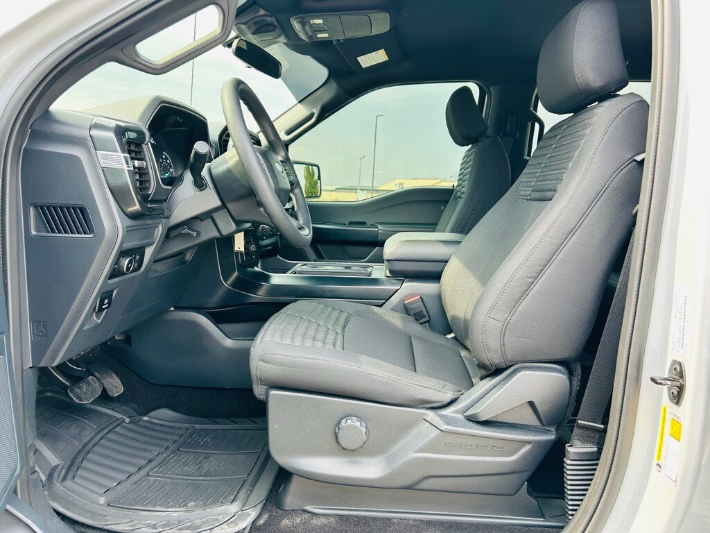 2022 Ford F-150 XL photo 3