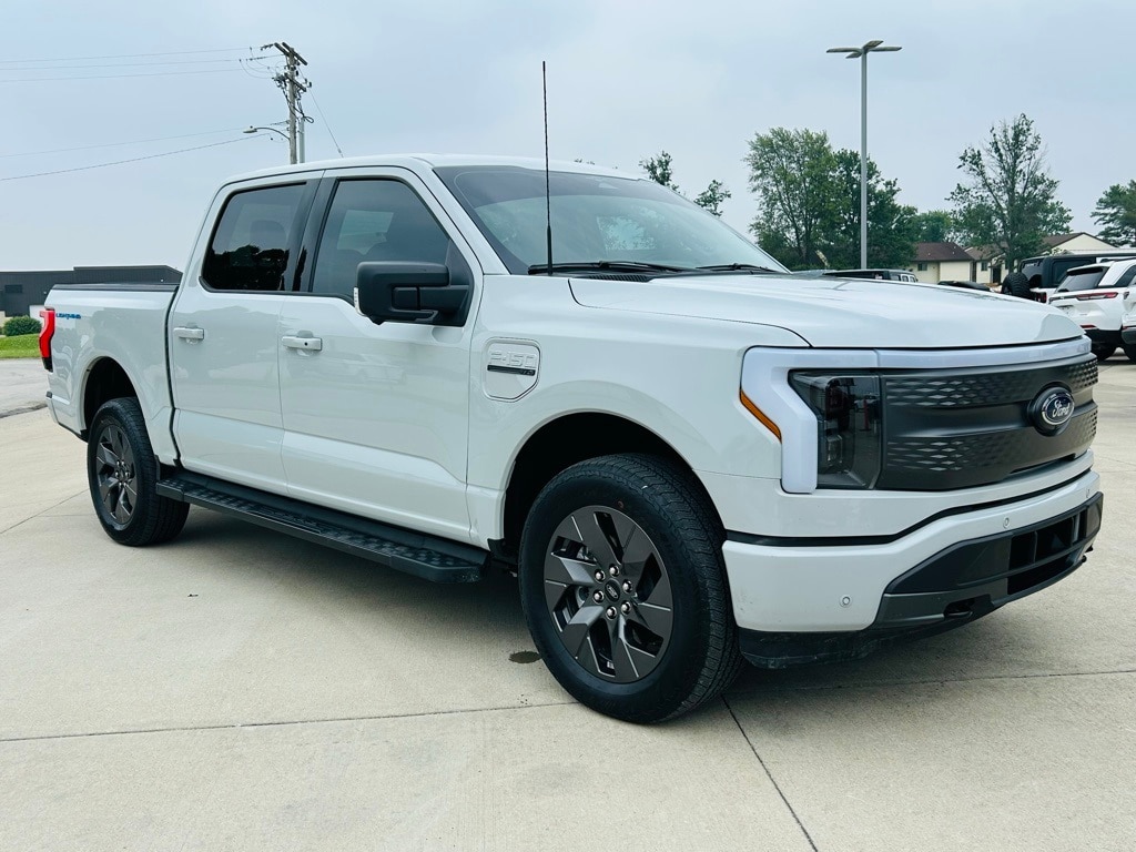 Used 2023 Ford F-150 Lightning XLT with VIN 1FTVW1EL2PWG32485 for sale in Mattoon, IL