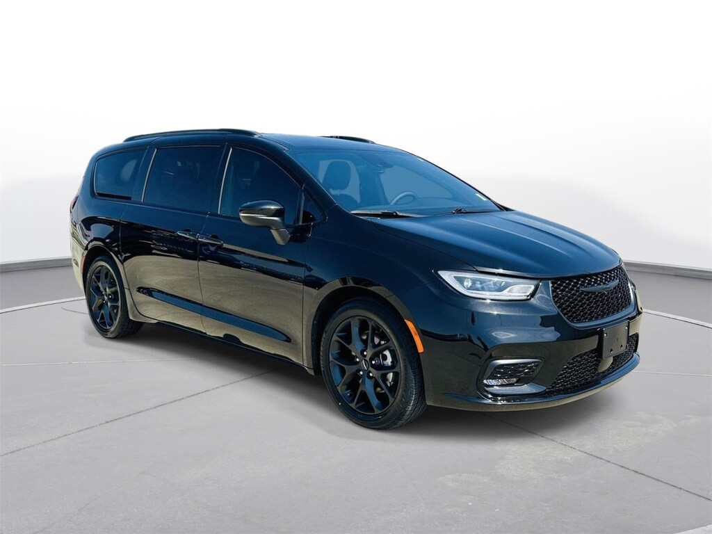 Certified 2023 Chrysler Pacifica Touring L MiniVan
