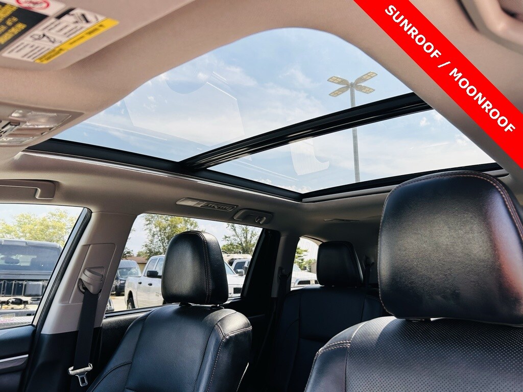 2018 Toyota Highlander Limited Platinum photo 3